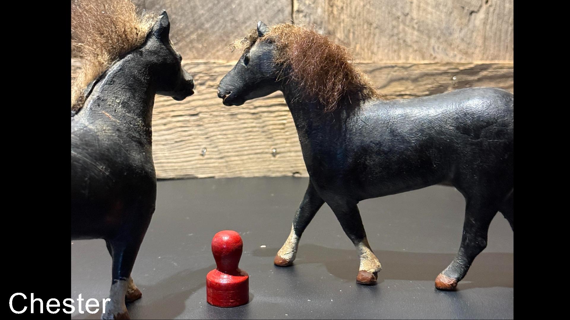 Petits chevaux anciens datant du début du 20ème siècle