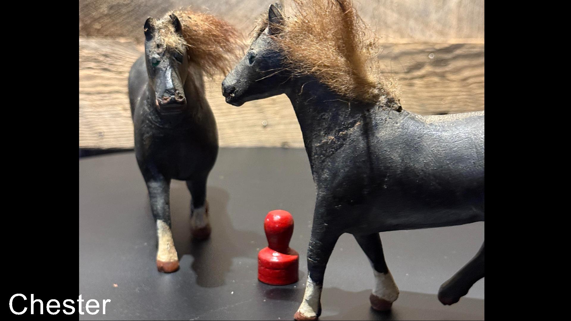 Petits chevaux anciens datant du début du 20ème siècle